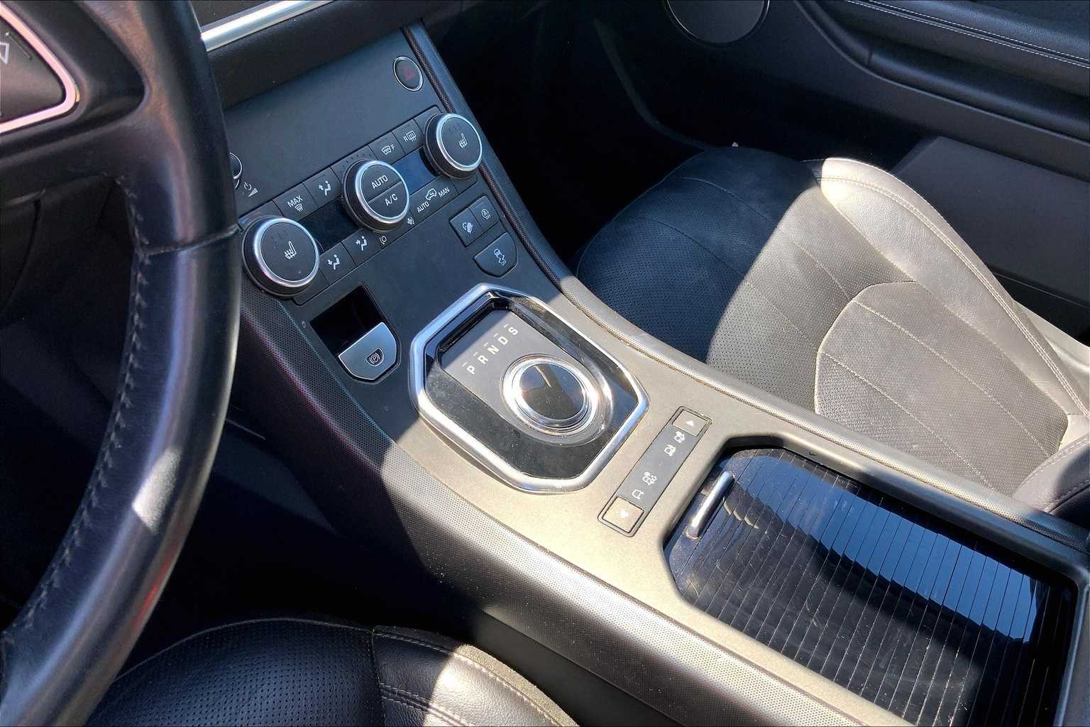 Thumbnail: 2019 Land Rover Range Rover Evoque - 17