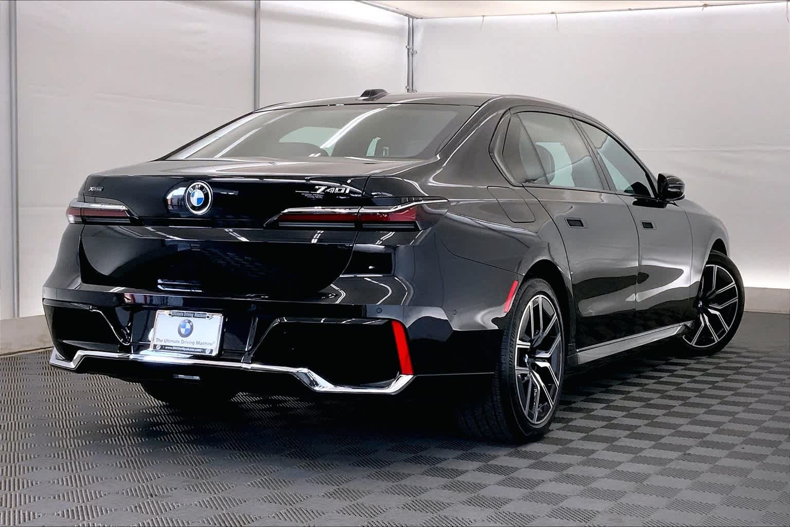 Thumbnail: 2024 BMW 7 Series - 22