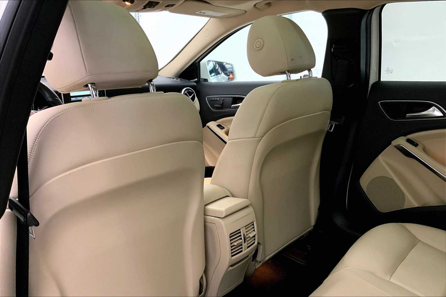 Thumbnail: 2015 Mercedes-Benz GLA - 12