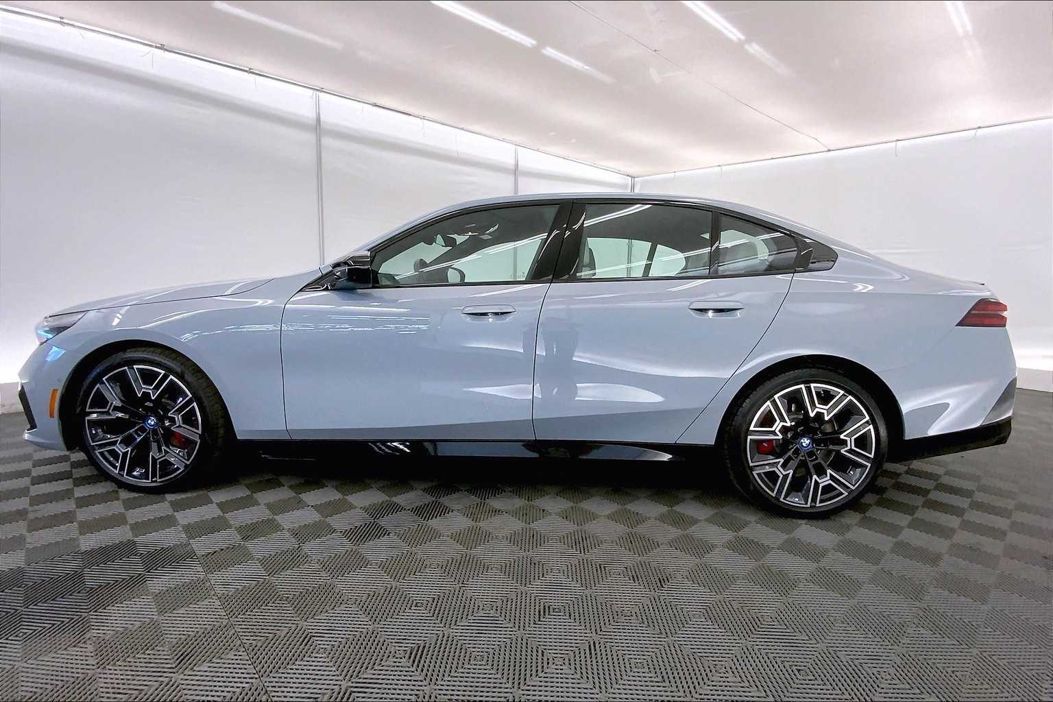 Thumbnail: 2024 BMW i5 - 3