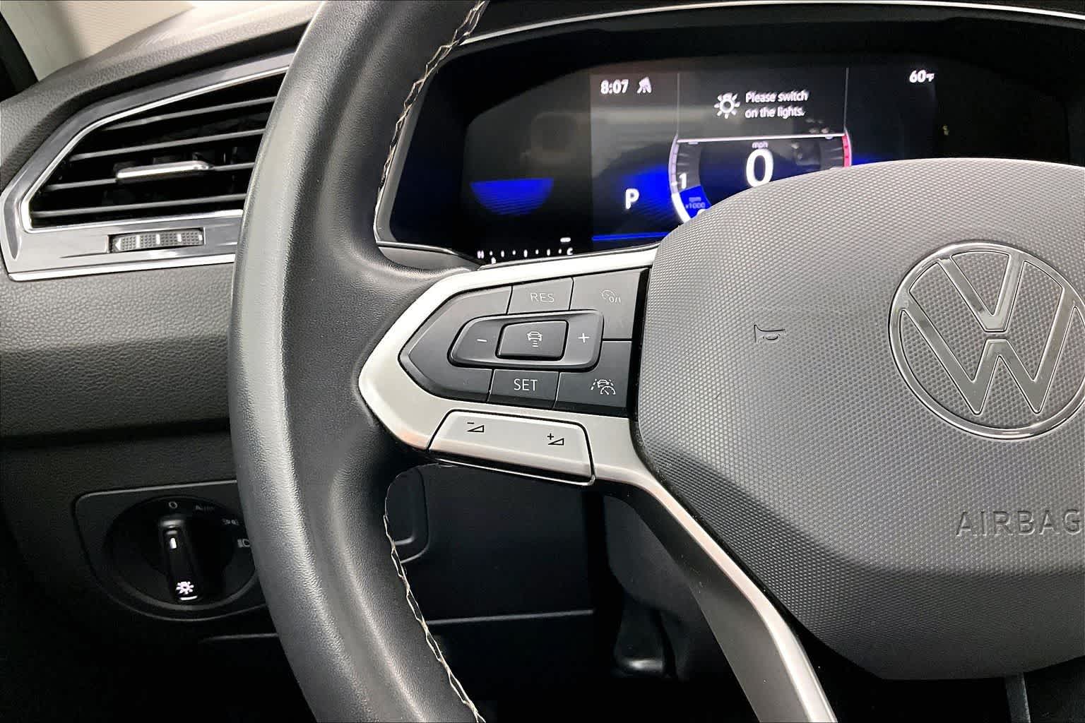 Thumbnail: 2024 Volkswagen Tiguan - 24