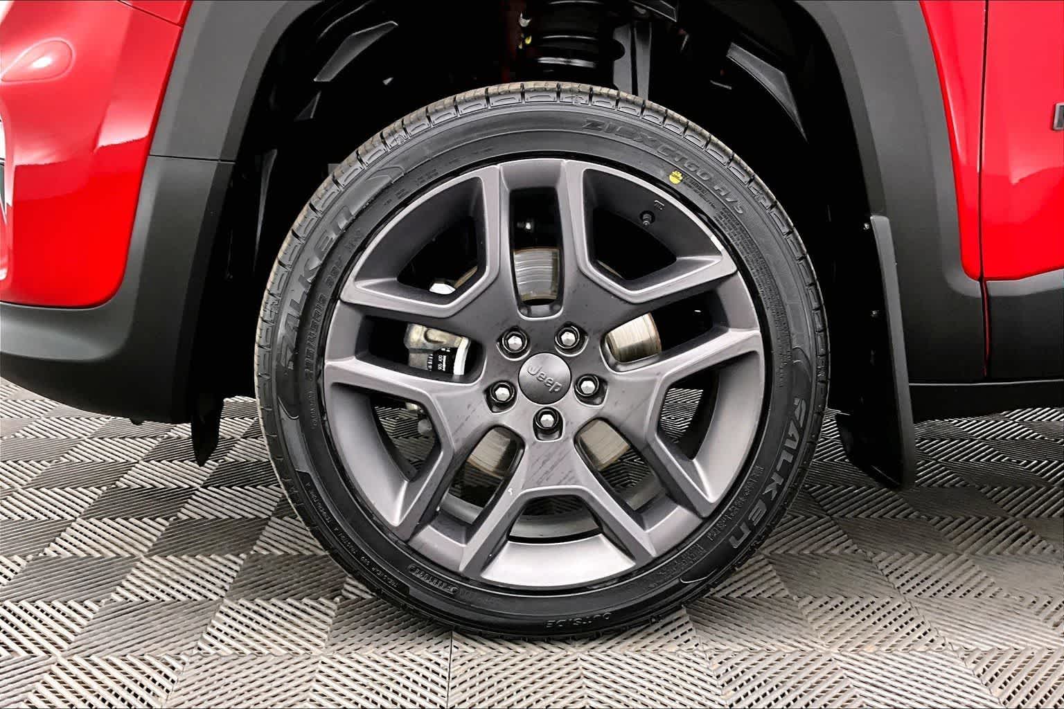 Thumbnail: 2020 Jeep Renegade - 8