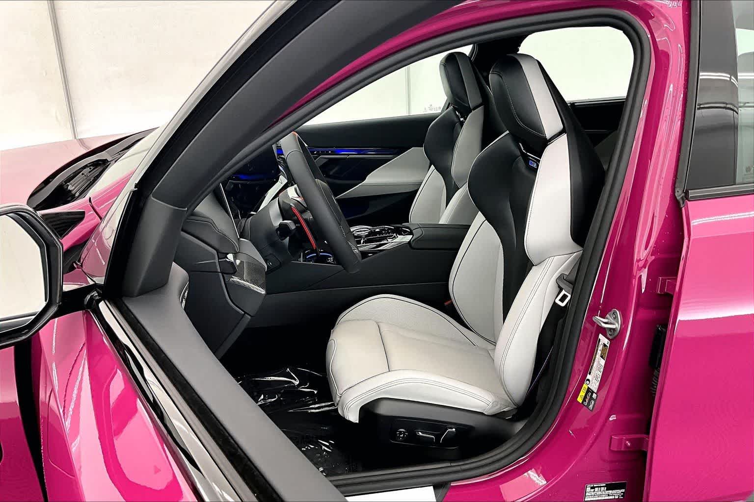 Thumbnail: 2026 BMW M5 - 11