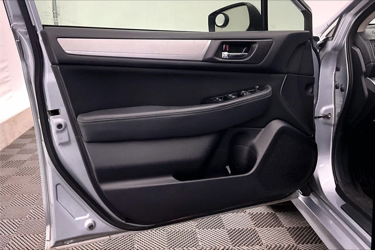 Thumbnail: 2016 Subaru Legacy - 27