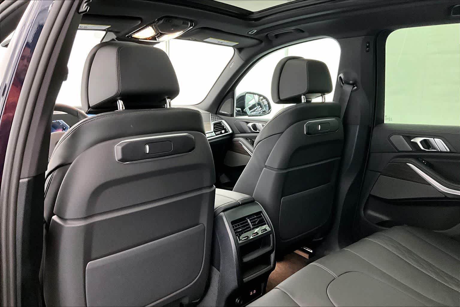 Thumbnail: 2026 BMW X5 - 12