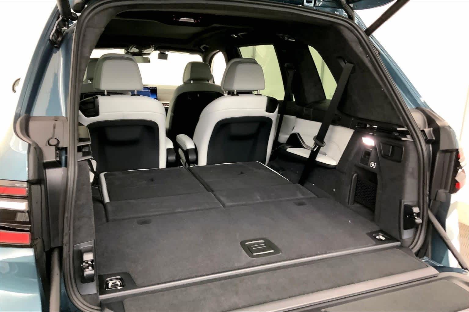 Thumbnail: 2026 BMW X7 - 19