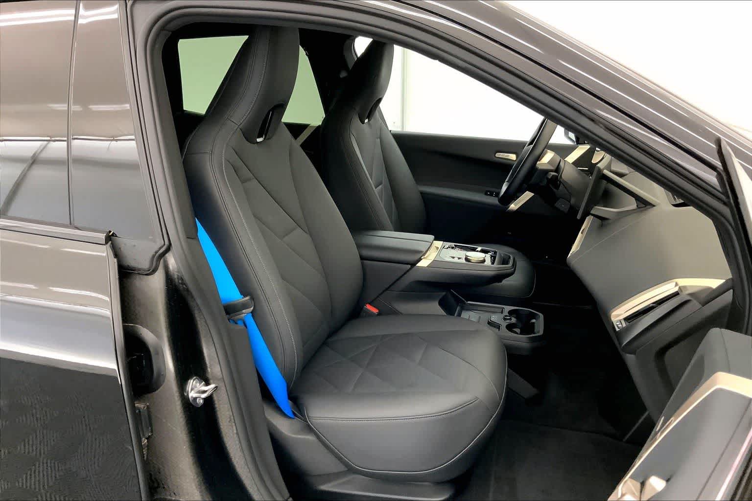 Thumbnail: 2024 BMW iX - 12