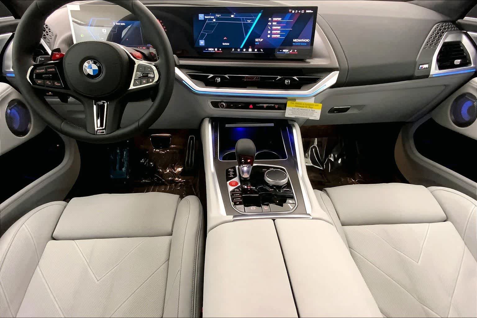 Thumbnail: 2026 BMW XM - 10