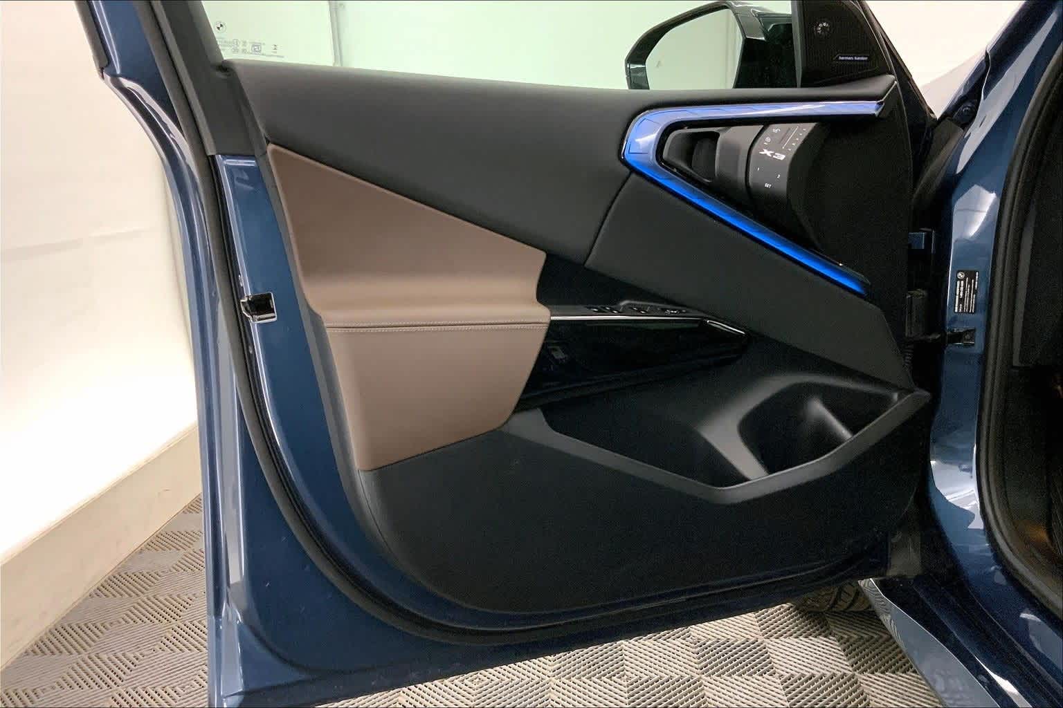 Thumbnail: 2025 BMW X3 - 27