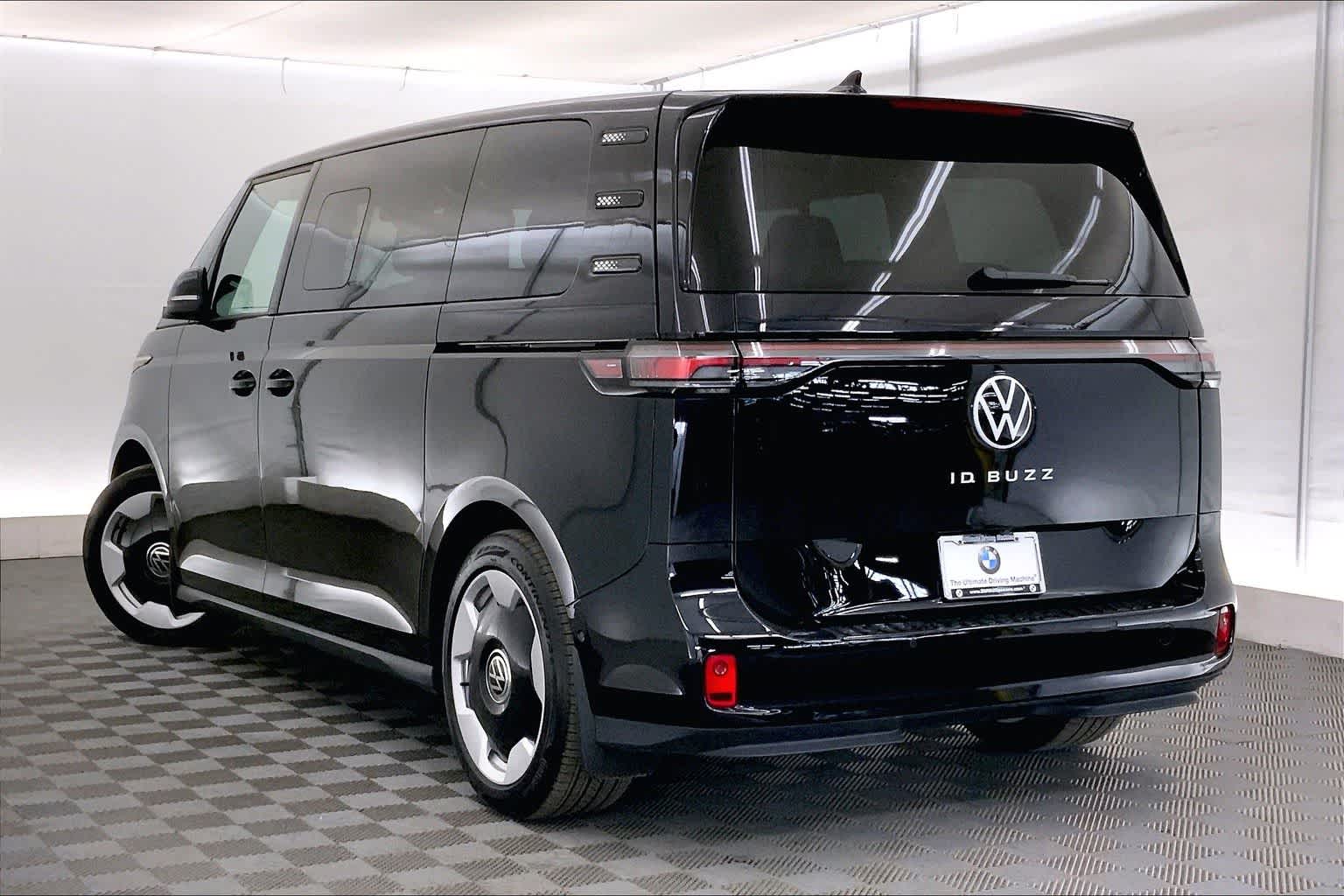 Thumbnail: 2025 Volkswagen ID.Buzz - 4