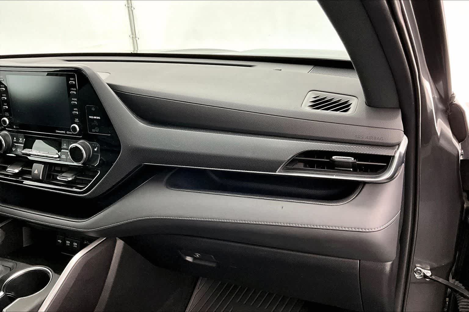 Thumbnail: 2021 Toyota Highlander - 23