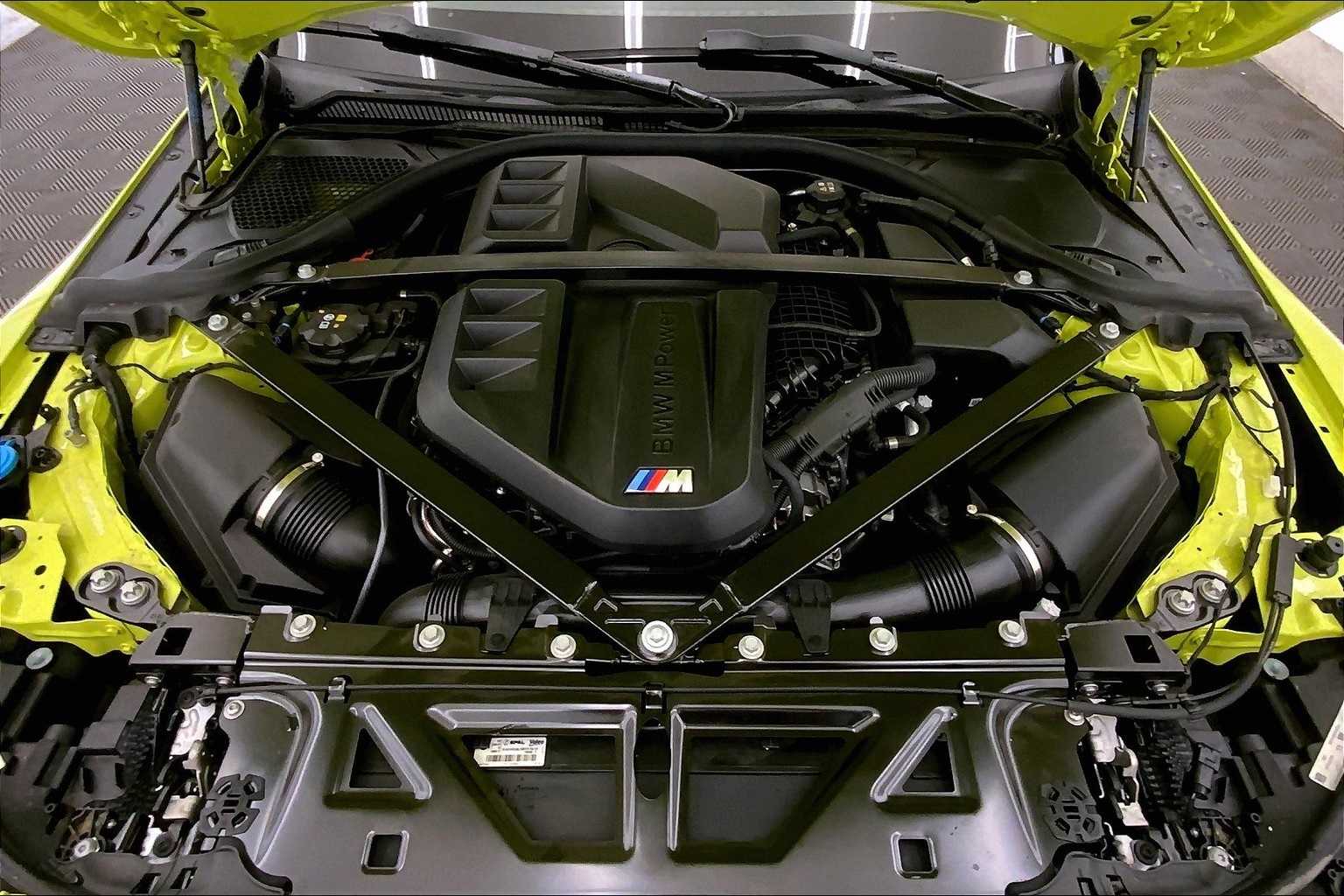 Thumbnail: 2025 BMW M2 - 9