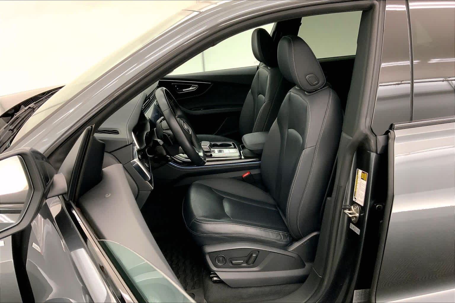 Thumbnail: 2022 Audi Q8 - 11