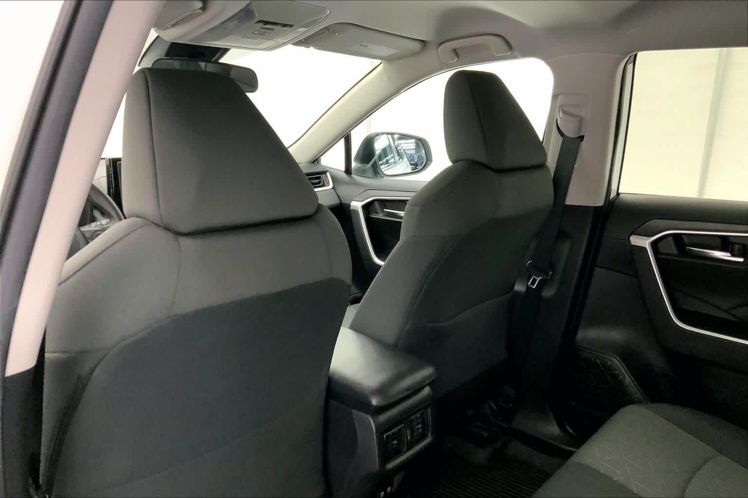 Thumbnail: 2021 Toyota RAV4 - 12