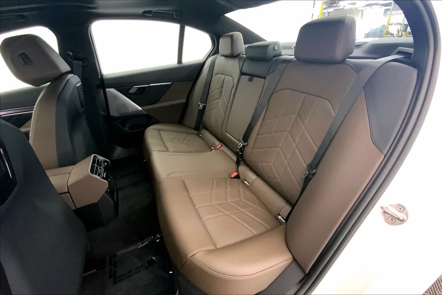 Thumbnail: 2024 BMW i5 - 13