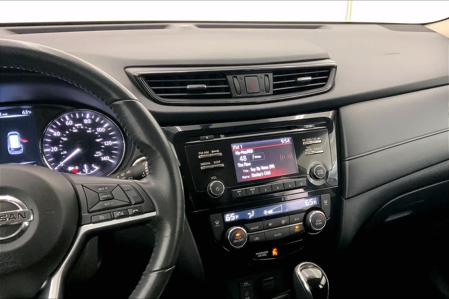 Thumbnail: 2017 Nissan Rogue - 15