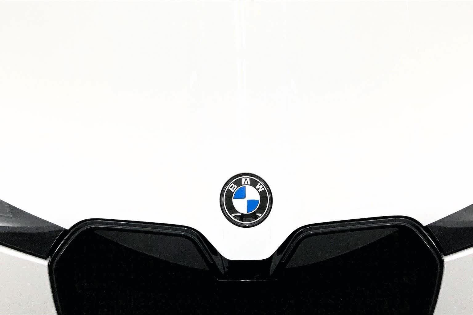 Thumbnail: 2026 BMW iX - 9