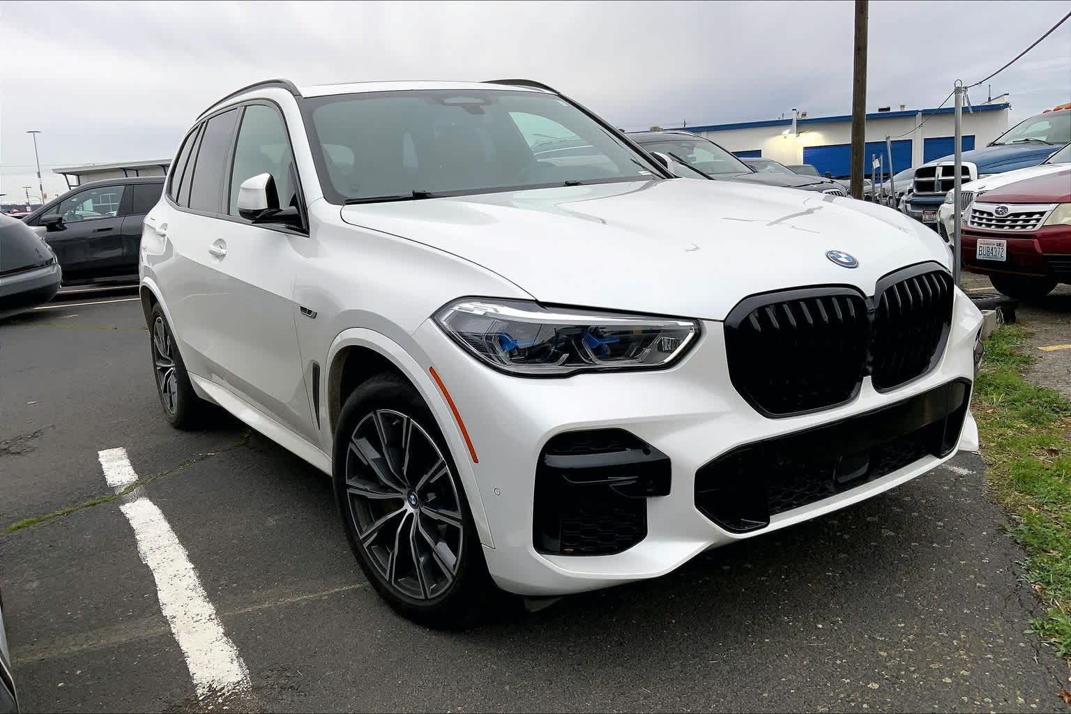 Thumbnail: 2023 BMW X5 - 11