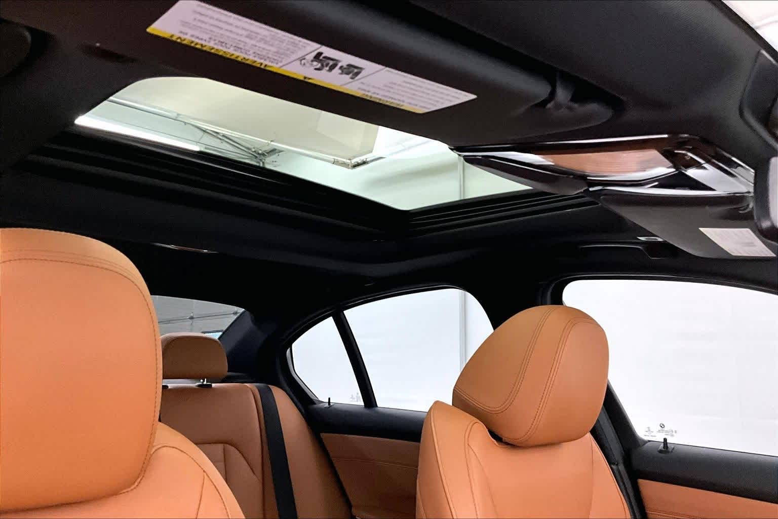 Thumbnail: 2021 BMW 3 Series - 30