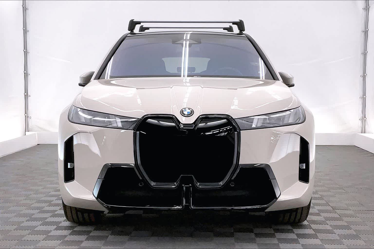 Thumbnail: 2026 BMW iX - 6