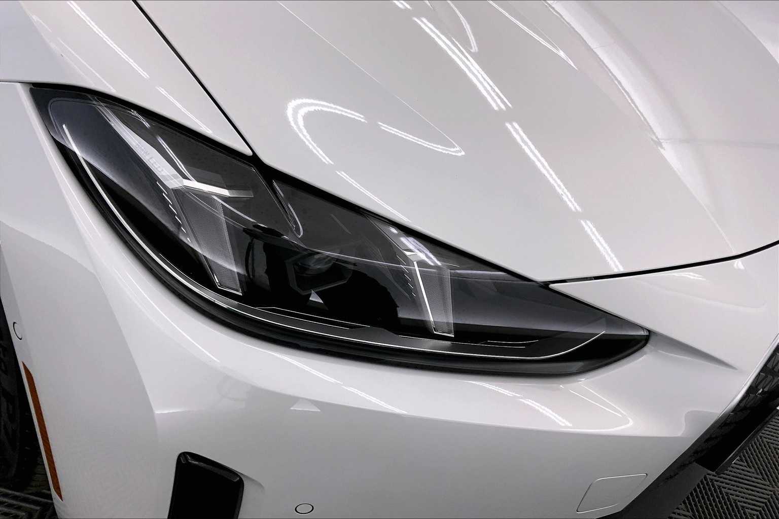 Thumbnail: 2025 BMW i4 - 31