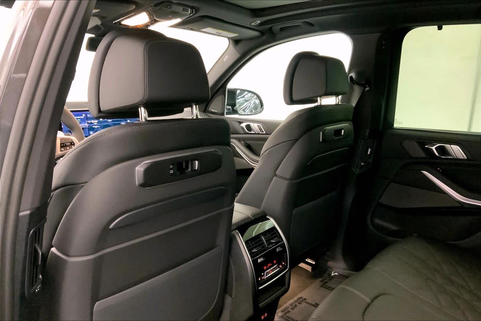 Thumbnail: 2026 BMW X5 - 12