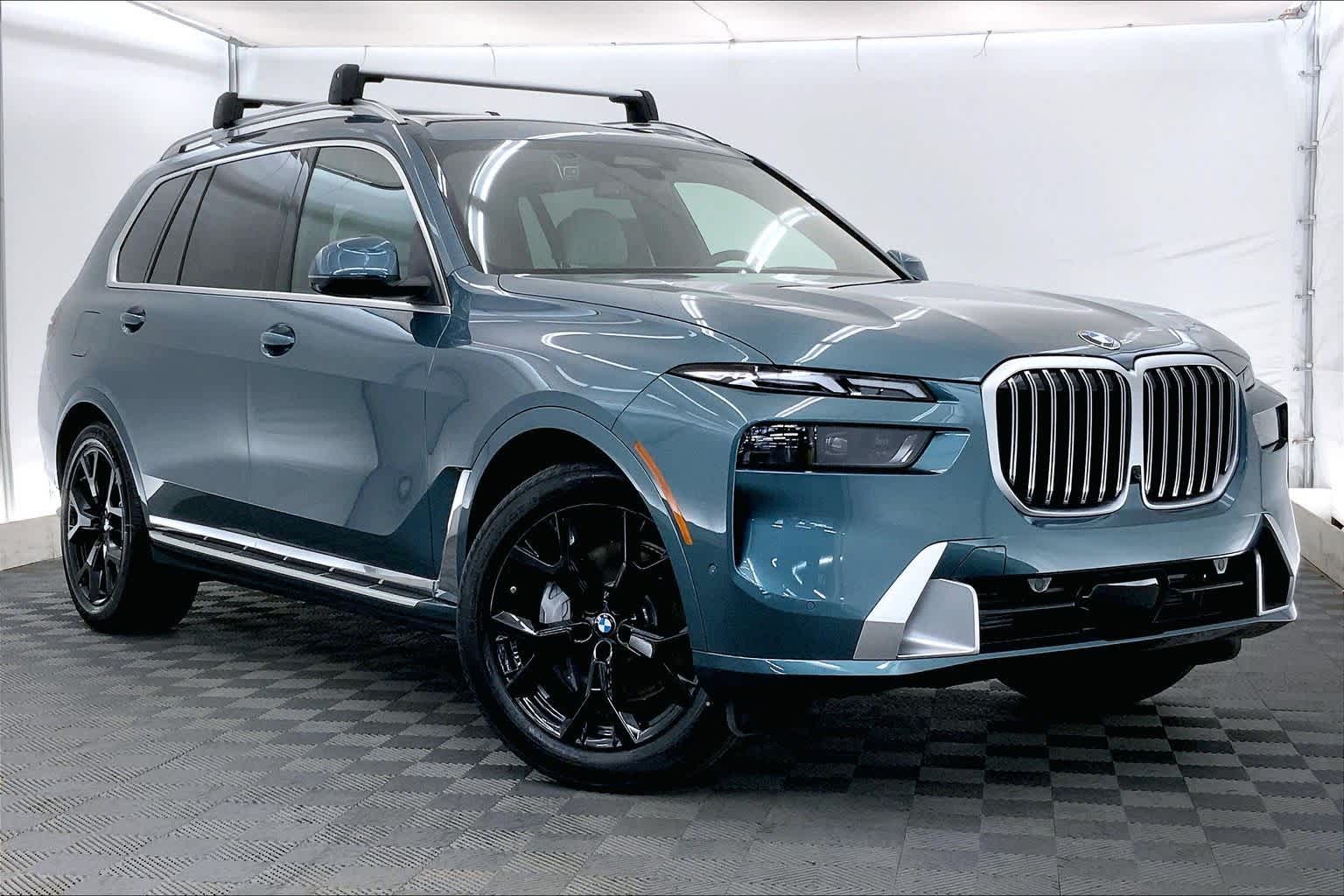 Thumbnail: 2026 BMW X7 - 21
