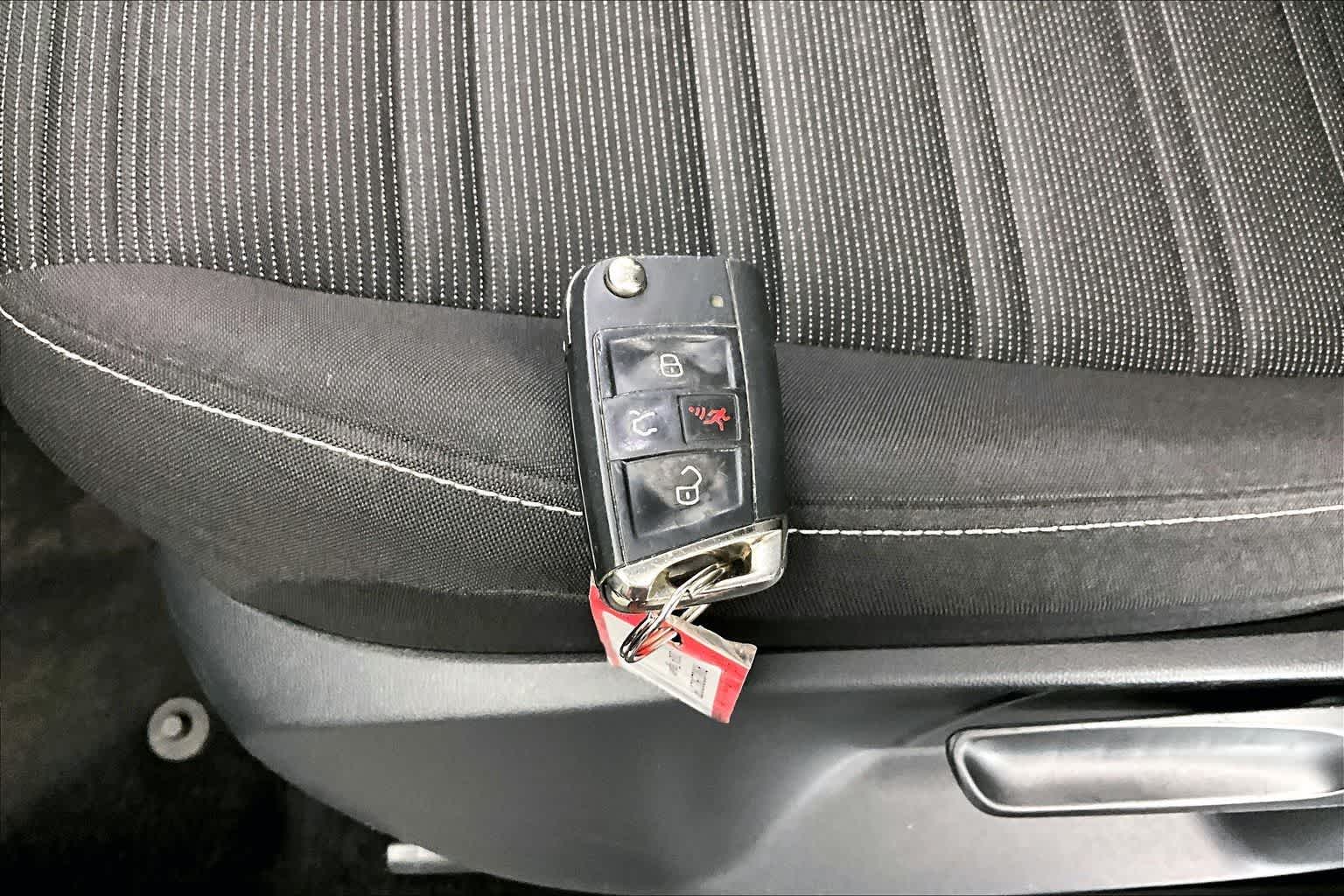 Thumbnail: 2024 Volkswagen Tiguan - 19