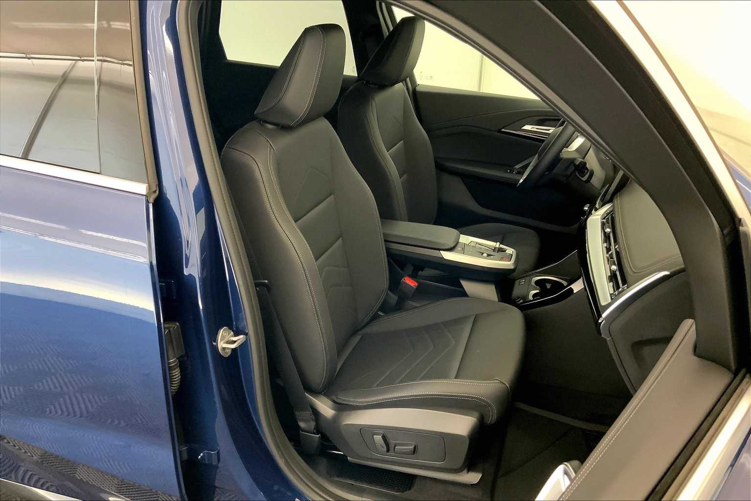 Thumbnail: 2025 BMW X1 - 13