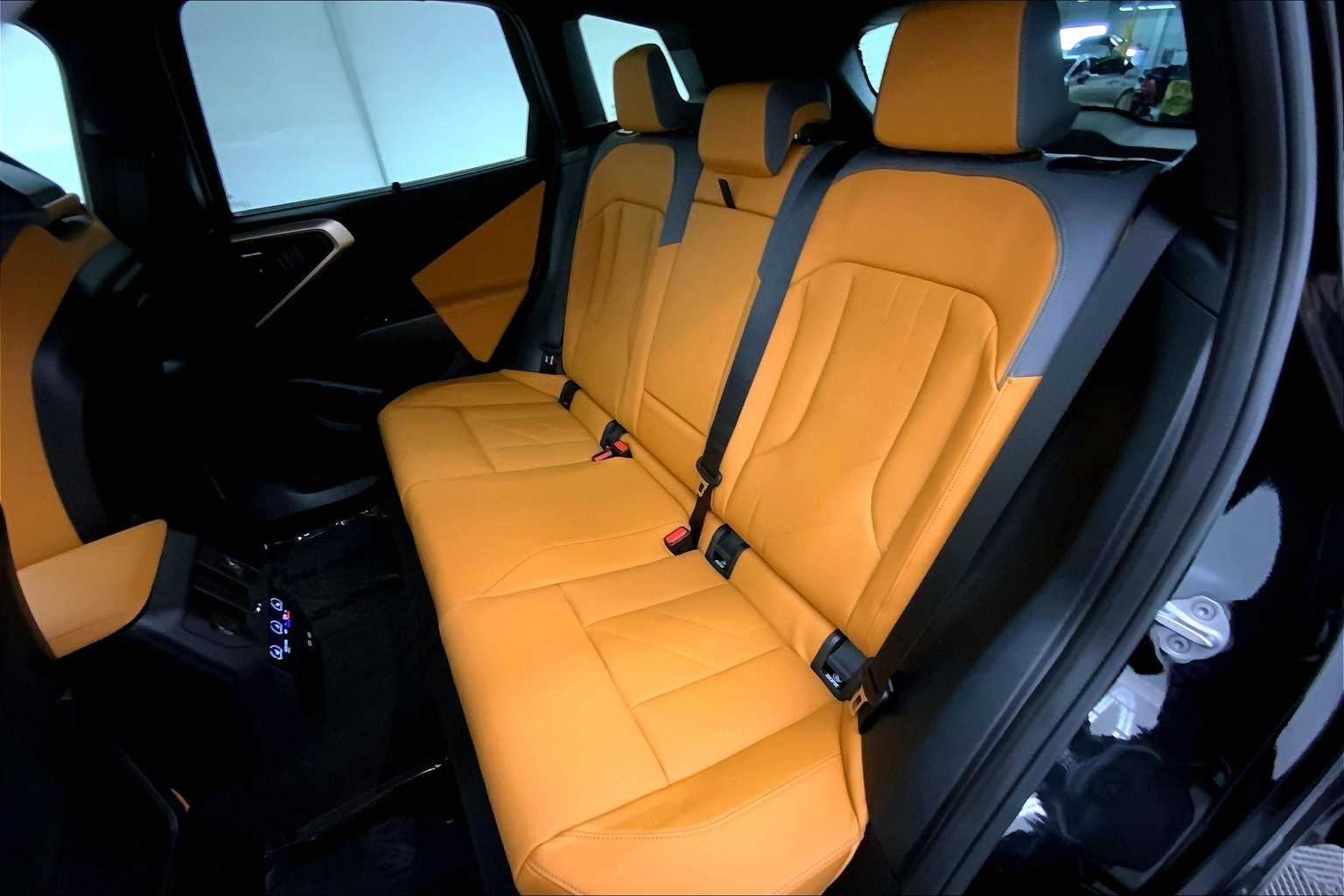 Thumbnail: 2025 BMW X3 - 13