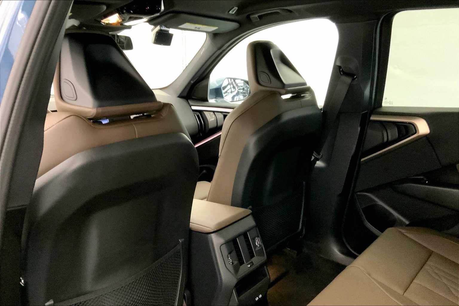 Thumbnail: 2025 BMW X3 - 12