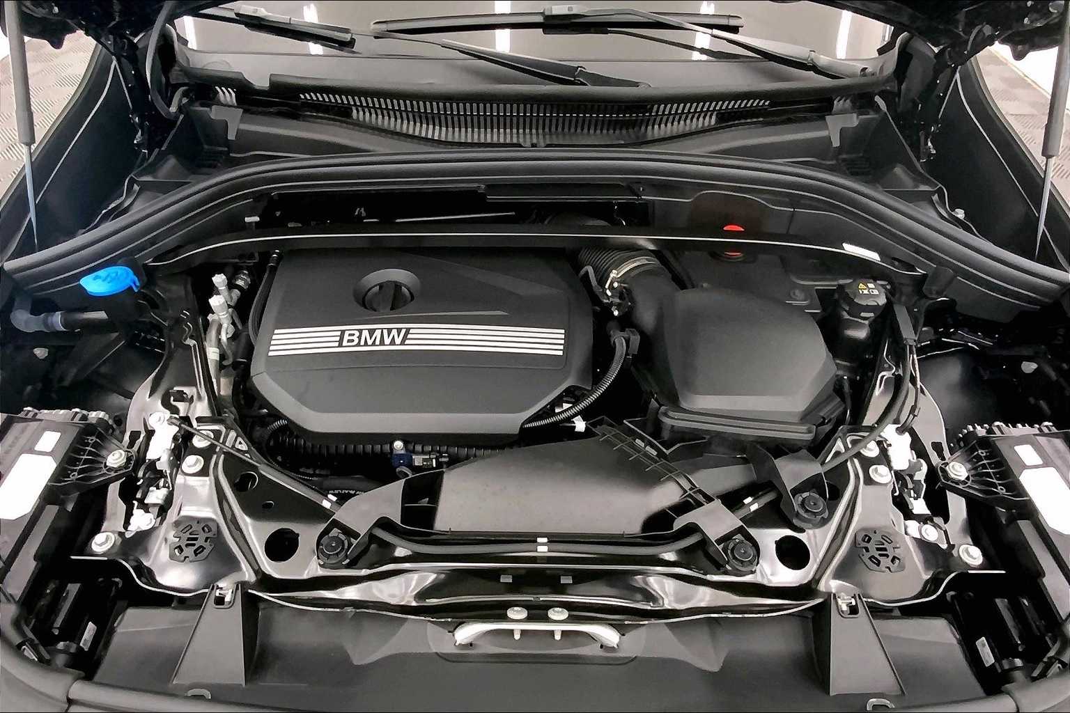 Thumbnail: 2025 BMW X1 - 9