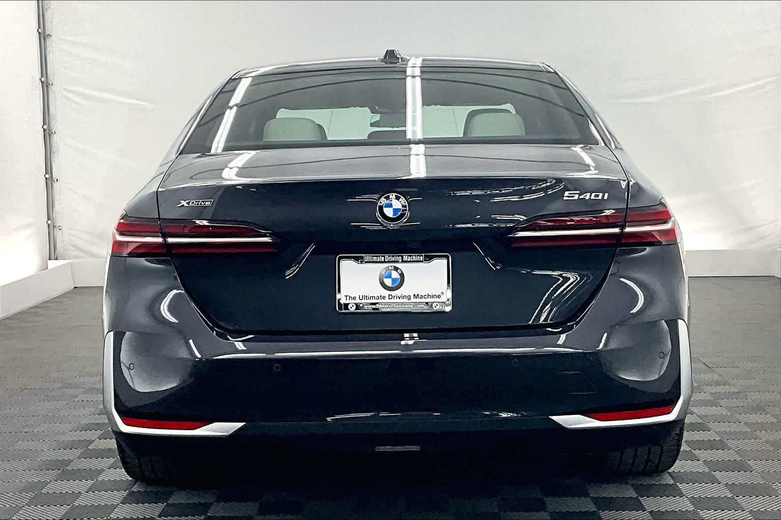 Thumbnail: 2026 BMW 5 Series - 5