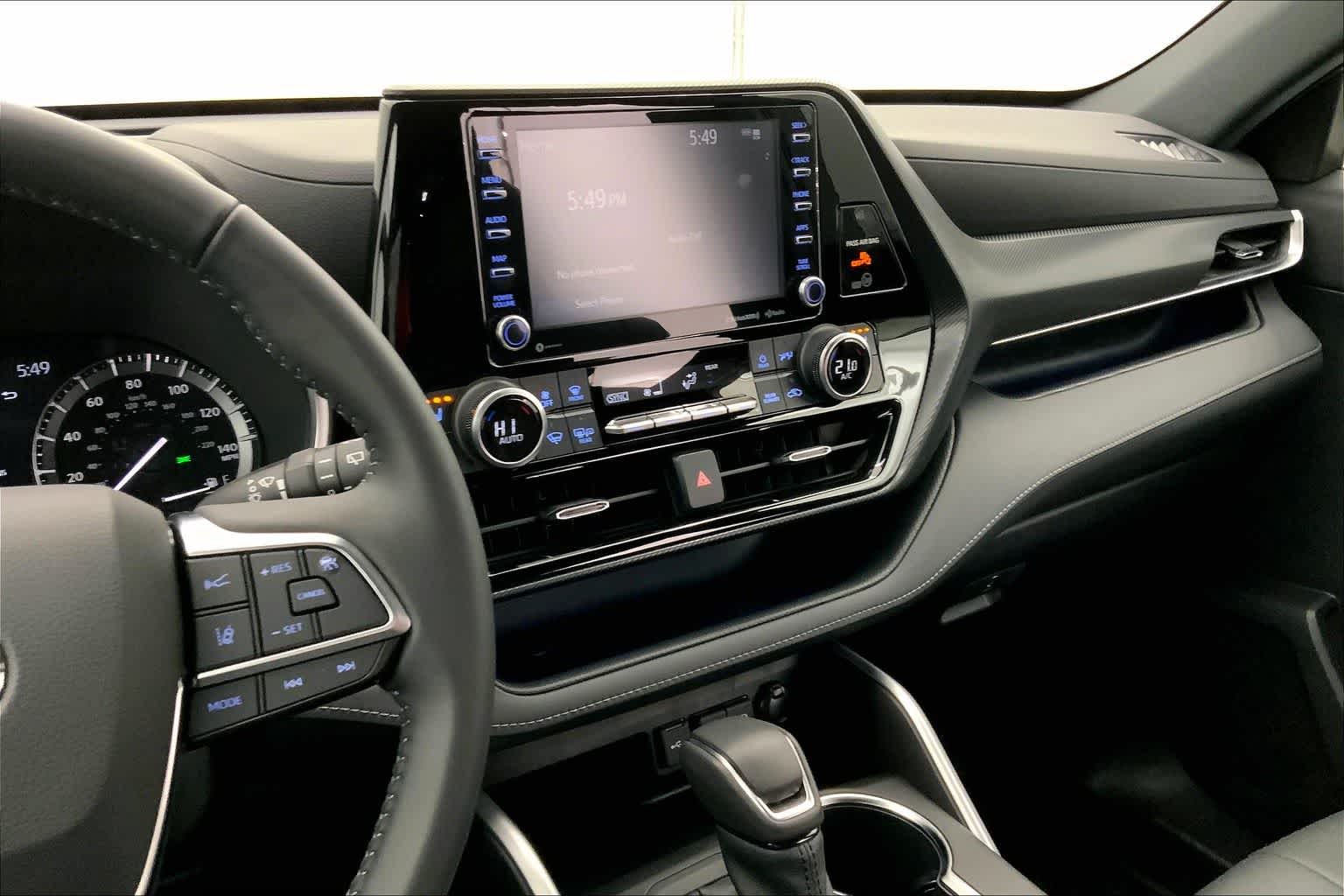 Thumbnail: 2021 Toyota Highlander - 15