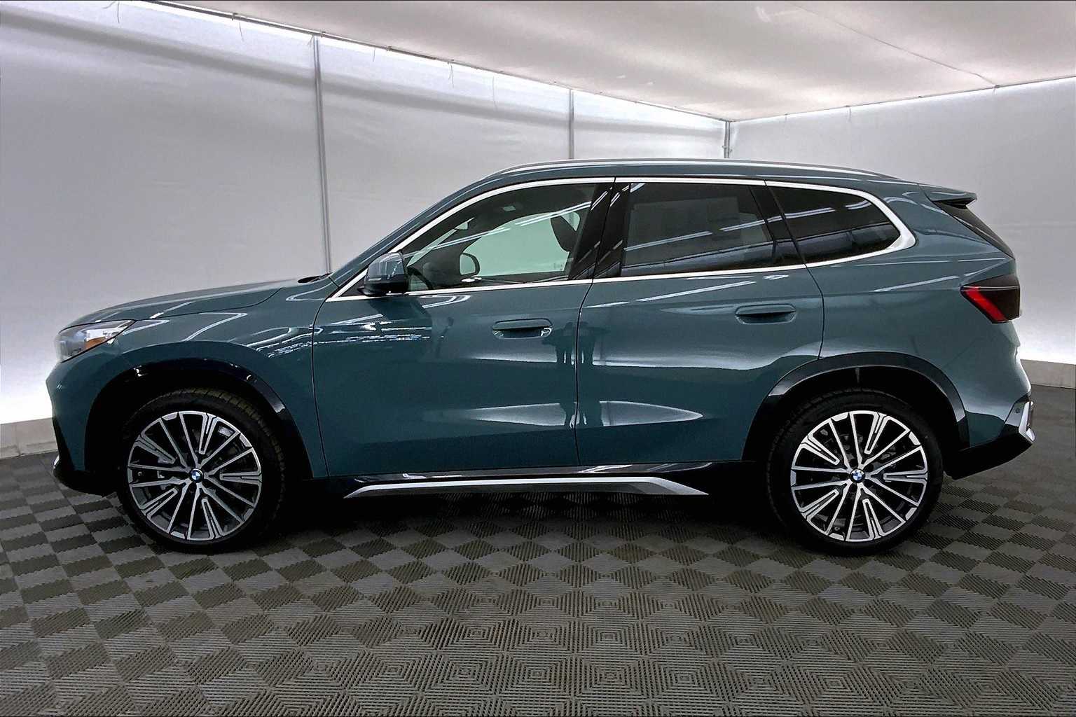 Thumbnail: 2025 BMW X1 - 3