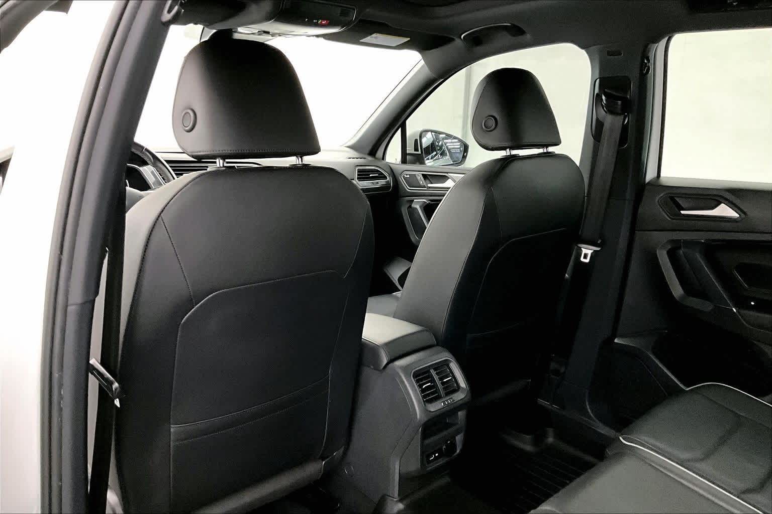 Thumbnail: 2020 Volkswagen Tiguan - 12