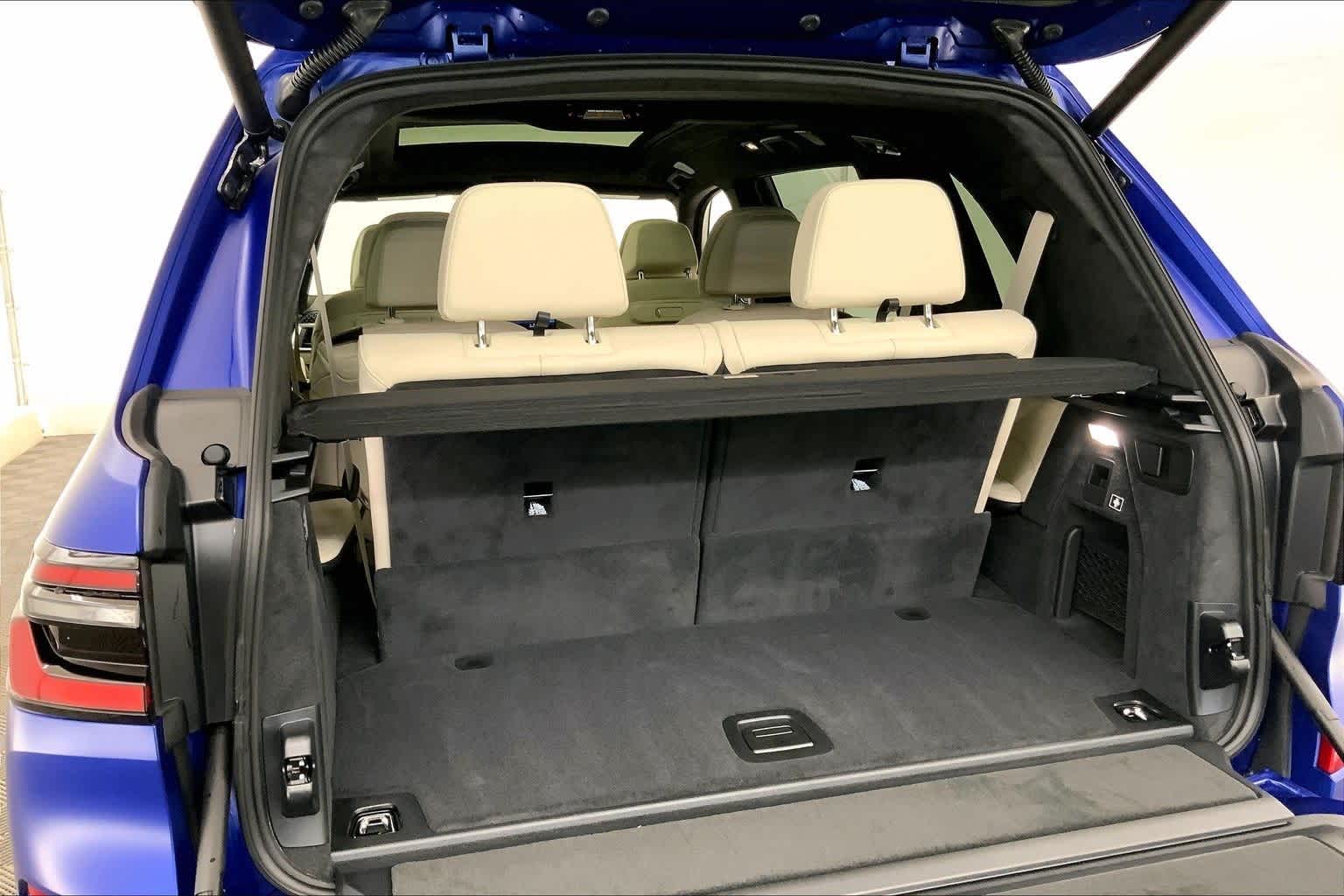 Thumbnail: 2026 BMW X7 - 19