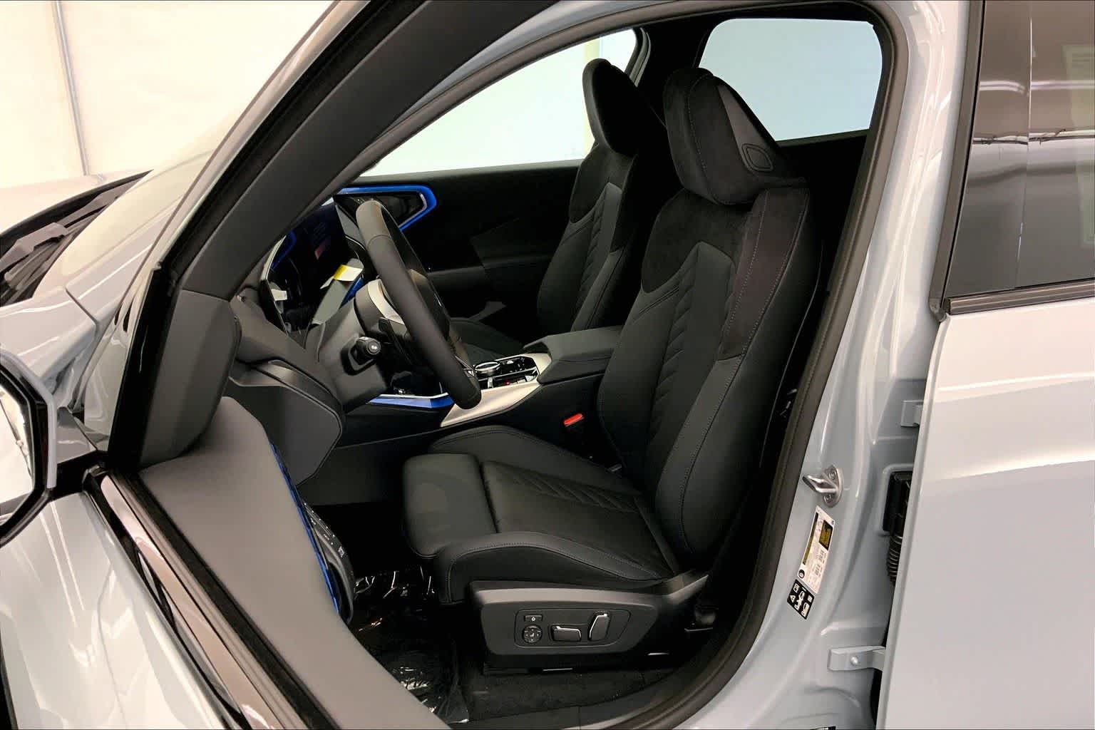 Thumbnail: 2025 BMW X3 - 11