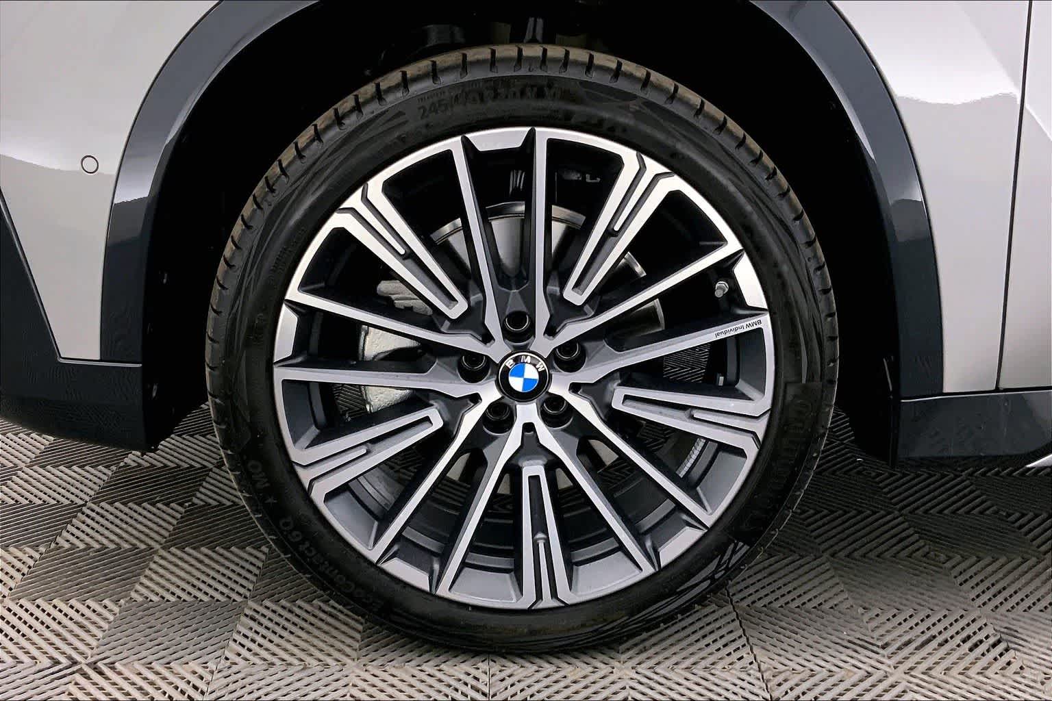 Thumbnail: 2025 BMW X1 - 8