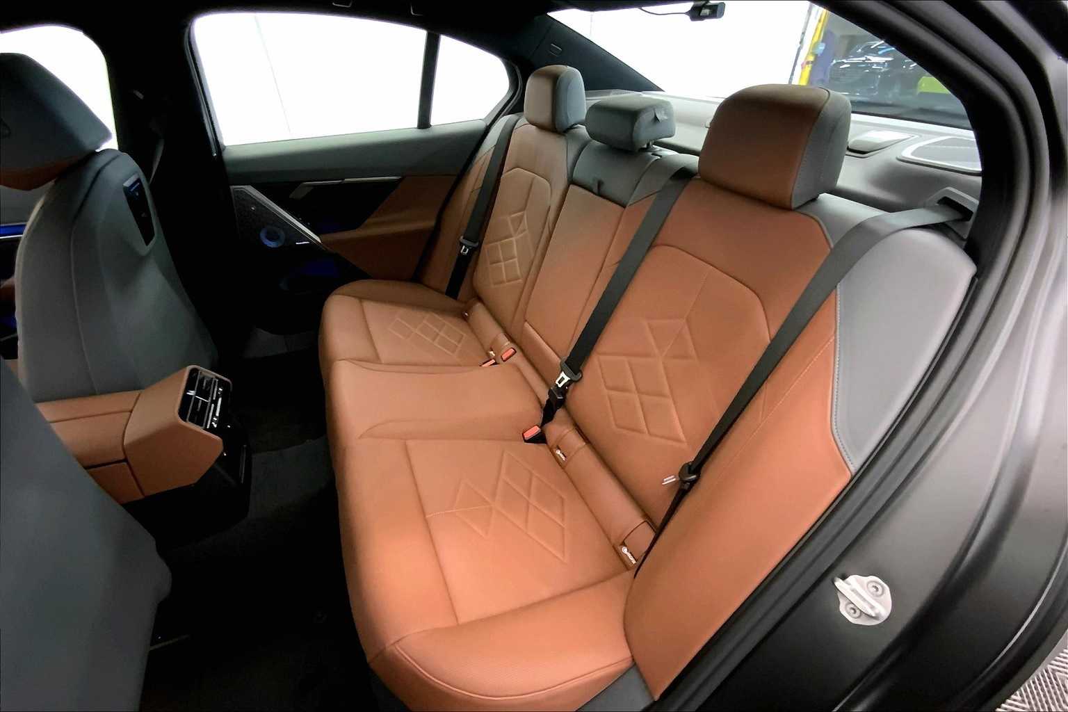 Thumbnail: 2025 BMW i5 - 13