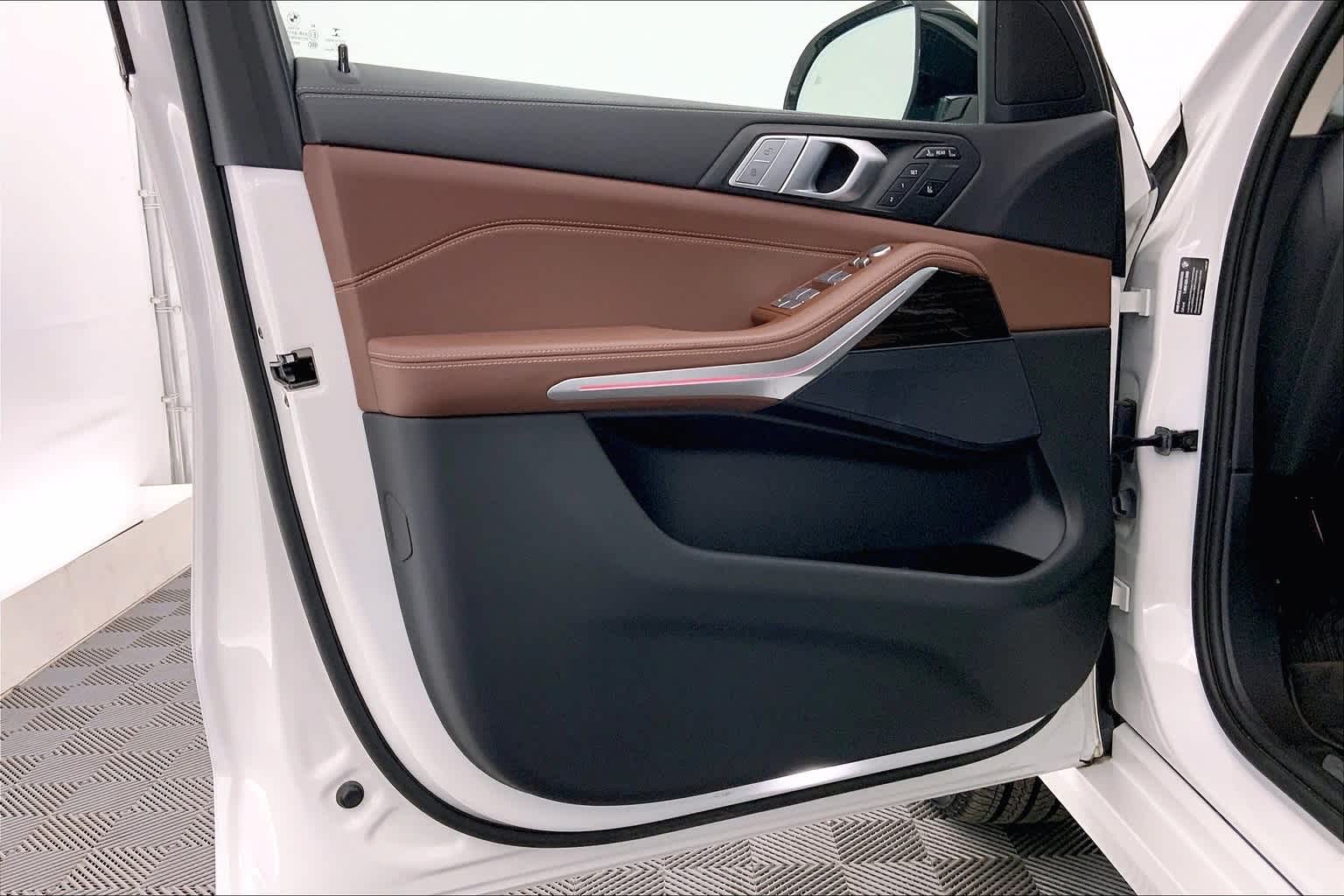 Thumbnail: 2021 BMW X7 - 27