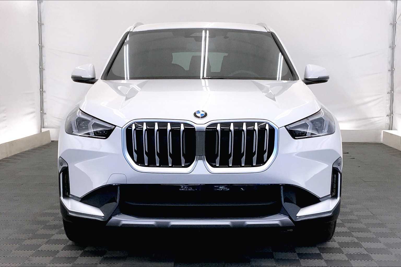 Thumbnail: 2025 BMW X1 - 6