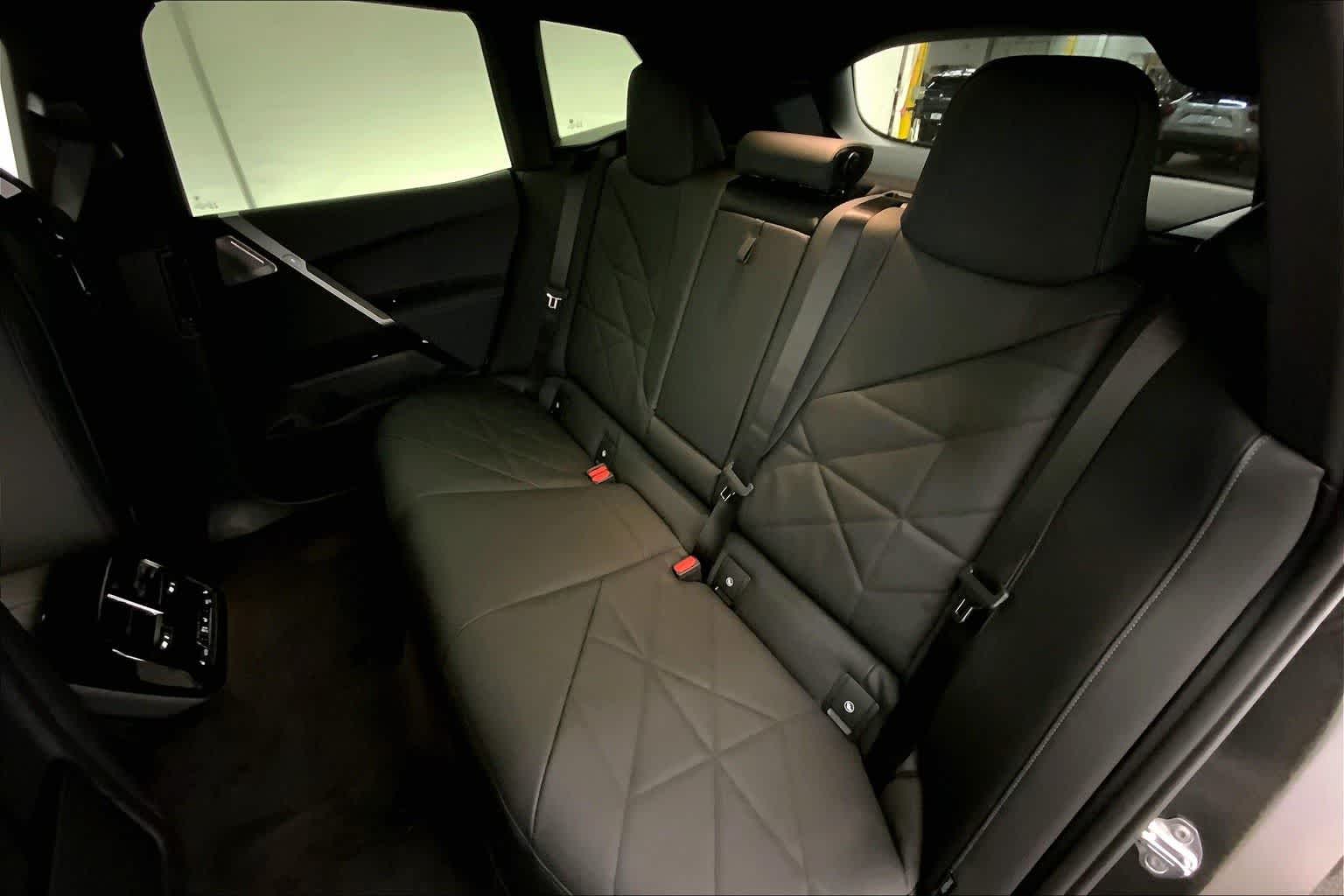 Thumbnail: 2025 BMW iX - 13