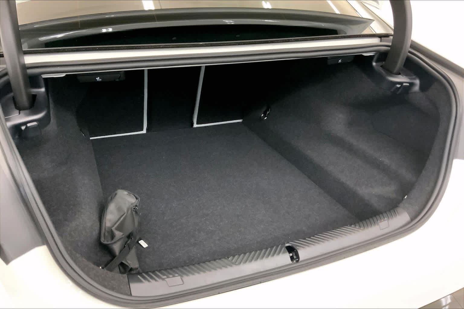 Thumbnail: 2026 BMW M5 - 18