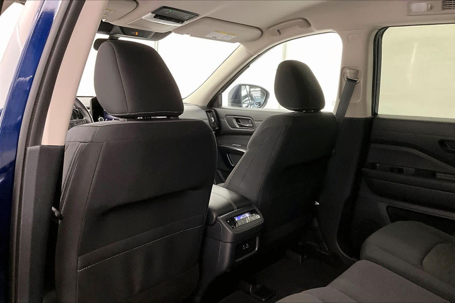 Thumbnail: 2025 Nissan Pathfinder - 12