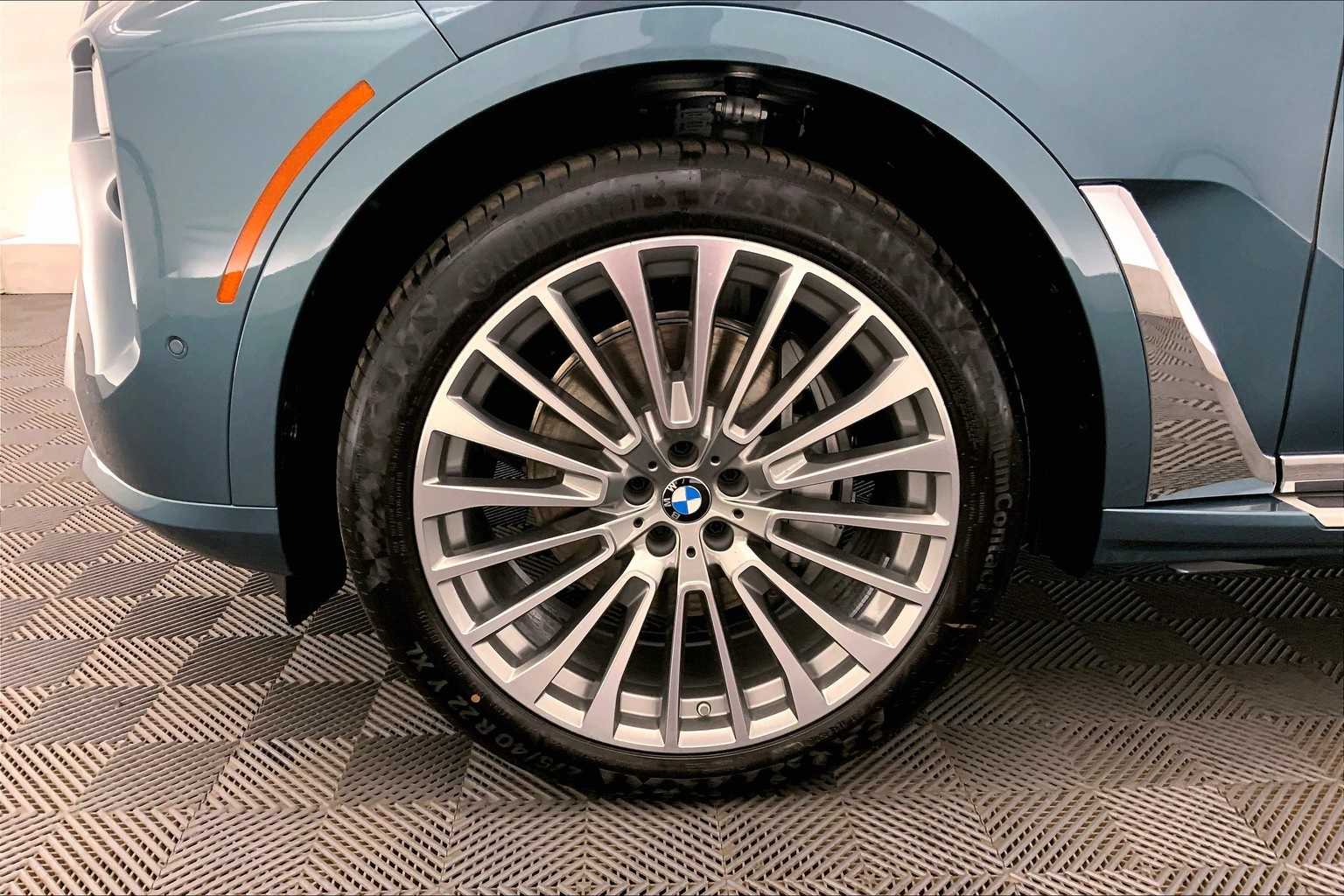 Thumbnail: 2026 BMW X7 - 8