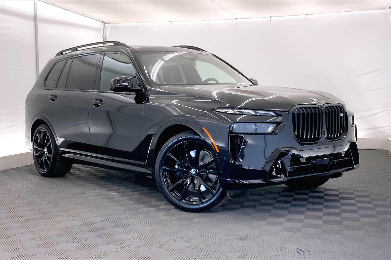 Thumbnail: 2026 BMW X7 - 21