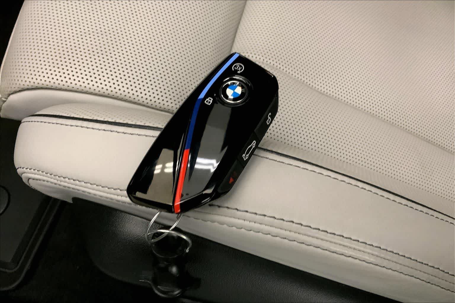 Thumbnail: 2026 BMW M5 - 19