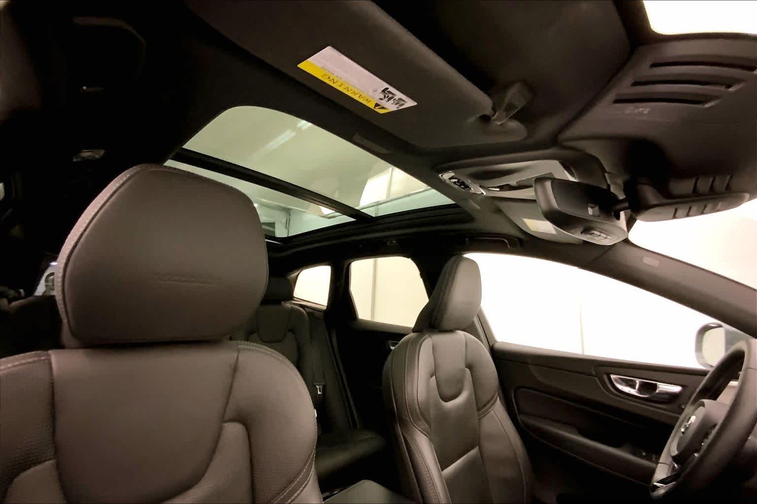 Thumbnail: 2020 Volvo XC60 - 30