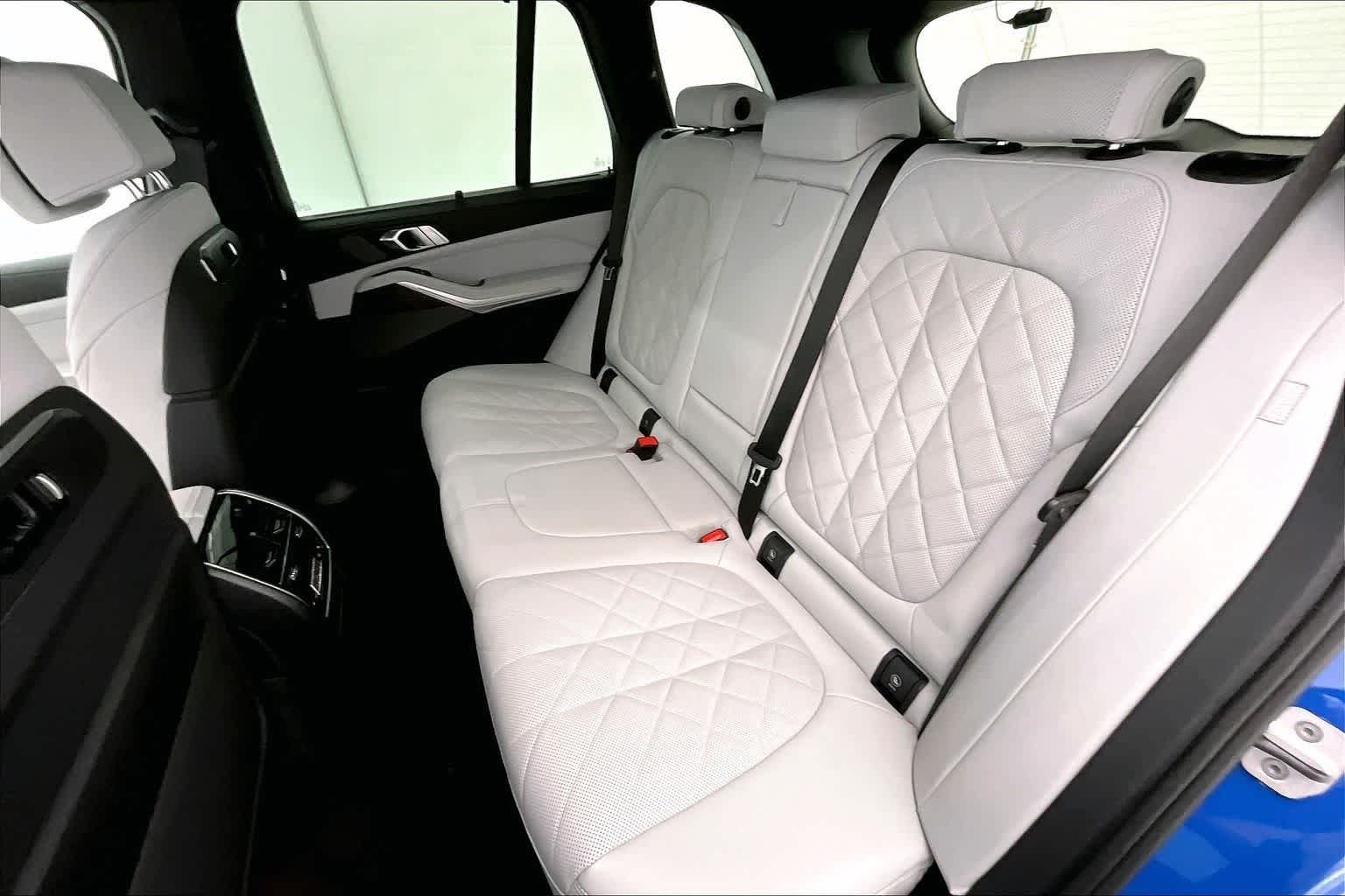 Thumbnail: 2026 BMW X5 - 13